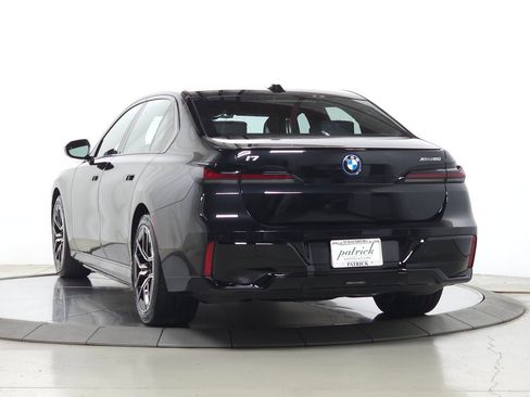 Used 2026 BMW i7 xDrive60 w/ Executive Package AWD/4WD image 6