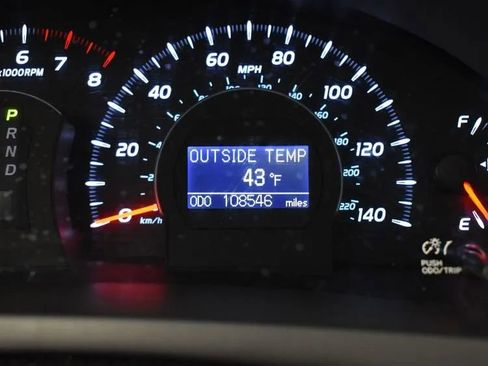 Used 2011 Toyota Camry XLE w/ SE/XLE Extra-Value Pkg image 26