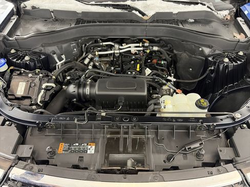 Used 2021 Ford Explorer XLT image 12