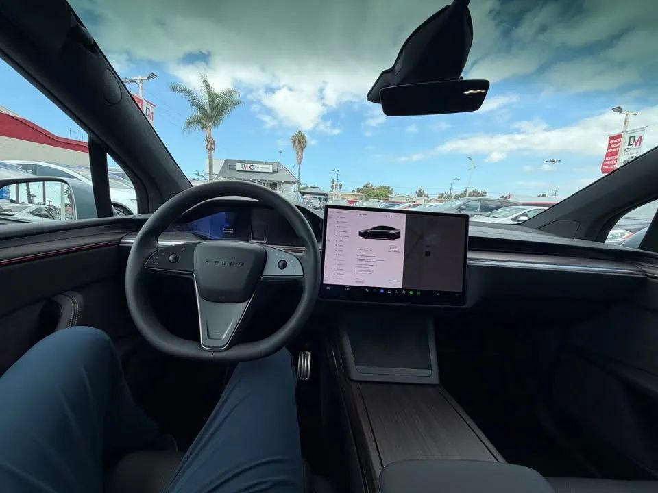 Used 2026 Tesla Model X AWD/4WD image 8
