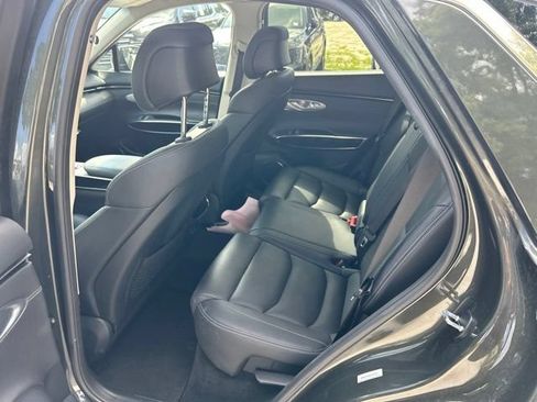 Used 2025 Genesis GV70 2.5T AWD/4WD image 6