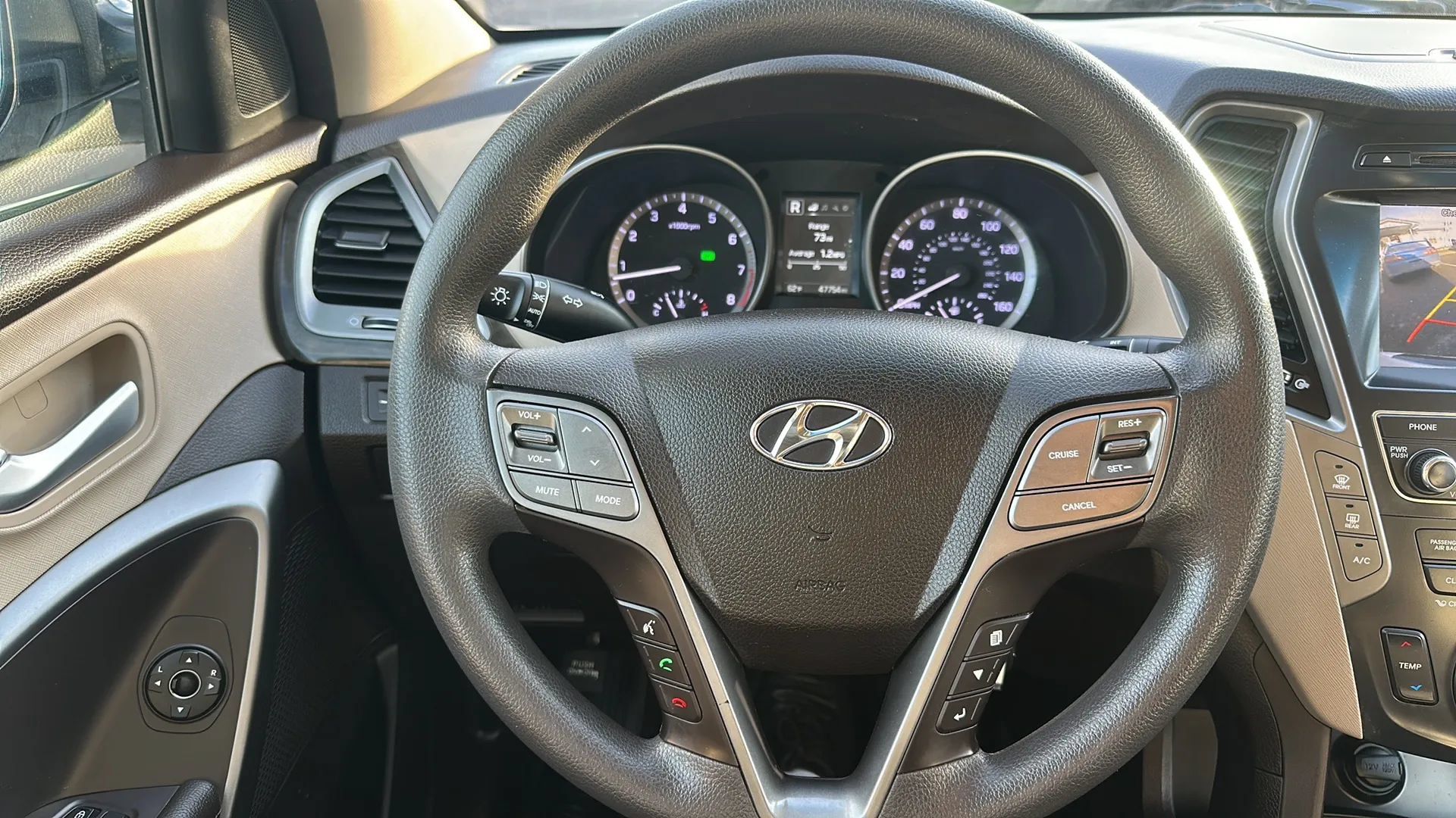Used 2019 Hyundai Santa Fe XL SE AWD/4WD image 17