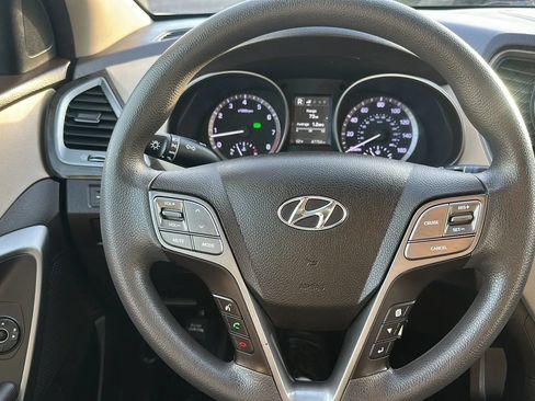 Used 2019 Hyundai Santa Fe XL SE AWD/4WD image 17