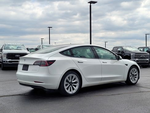 Used 2021 Tesla Model 3 Long Range image 4