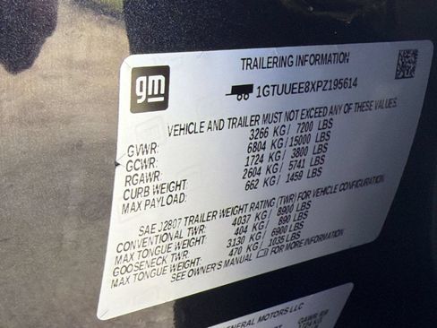 Used 2023 GMC Sierra 1500 AT4 w/ Technology Package AWD/4WD image 23