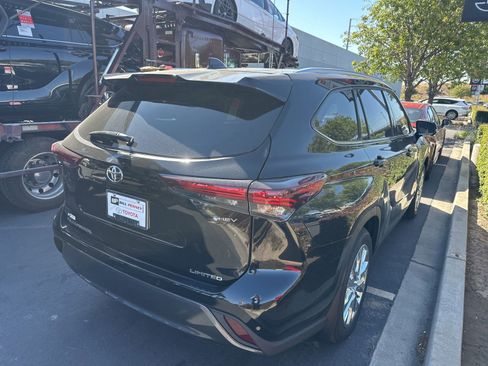 Used 2026 Toyota Highlander Limited AWD/4WD image 4