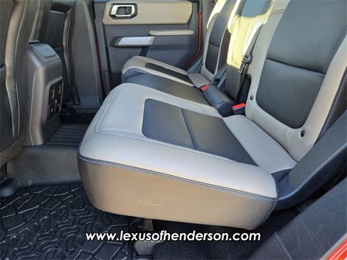 Used 2022 Ford Bronco Wildtrak image 11