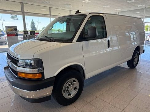 Used 2021 Chevrolet Express 2500 w/ Driver Convenience Package RWD image 6