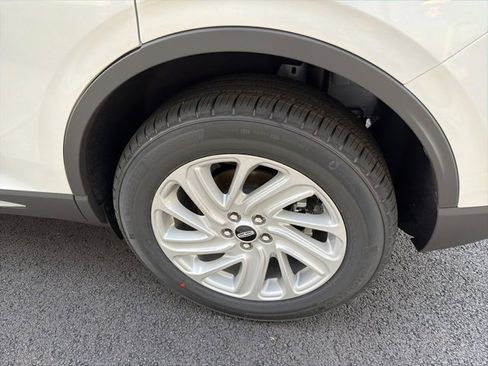 New 2026 Lincoln Corsair Premiere image 6