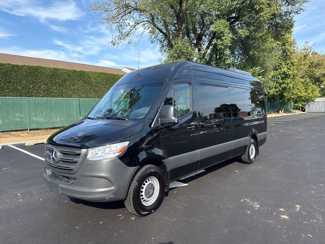 Used 2025 Mercedes-Benz Sprinter 2500 image 2