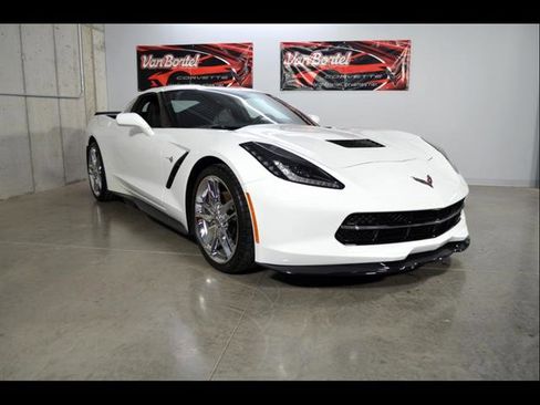 Used 2018 Chevrolet Corvette Stingray Coupe w/ Battery Protection Package RWD image 2