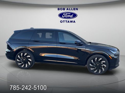 Used 2024 Lincoln Nautilus Reserve w/ Equipment Group 203A image 6