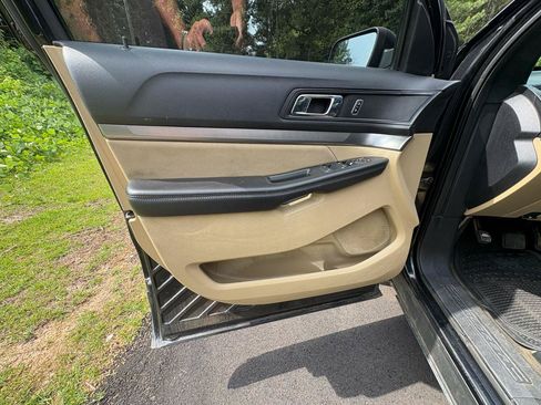 Used 2017 Ford Explorer FWD image 9