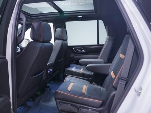 Used 2024 GMC Yukon AT4 w/ AT4 Premium Plus Package image 9