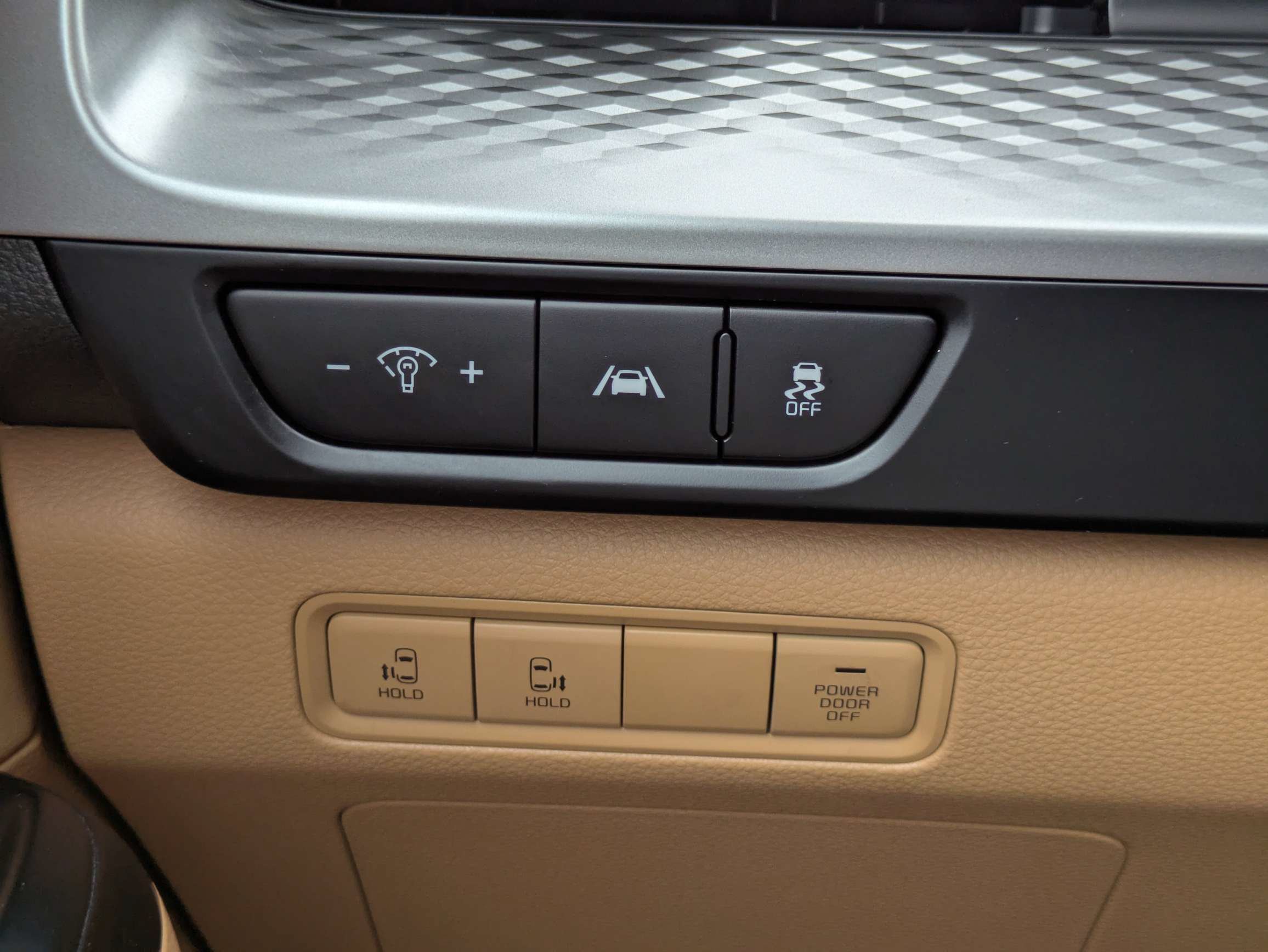 Certified 2024 Kia Carnival LX FWD image 36