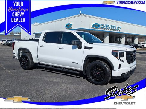 Used 2023 GMC Sierra 1500 Elevation image 1