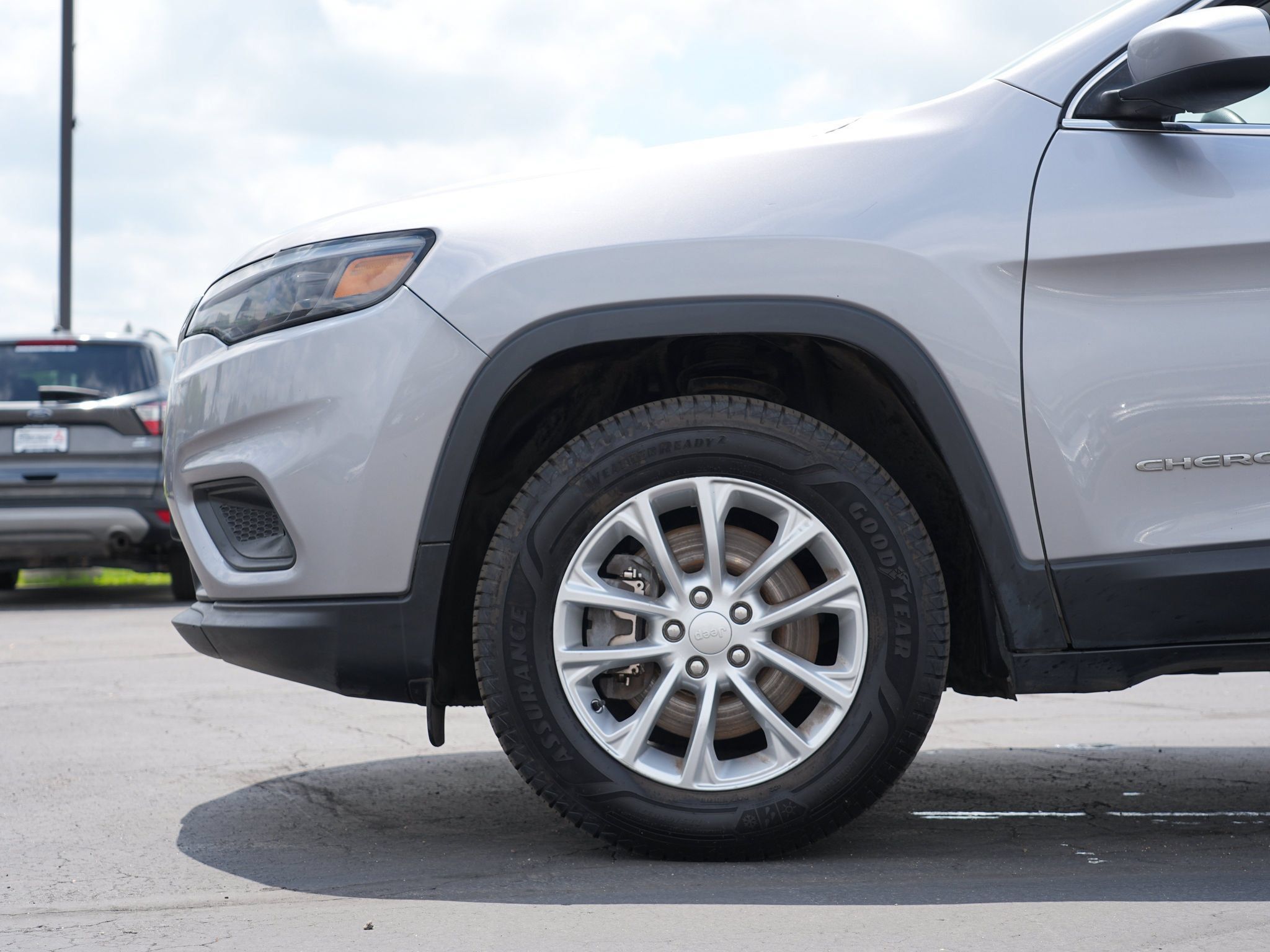 Used 2019 Jeep Cherokee Latitude w/ Popular Appearance Group AWD/4WD image 12
