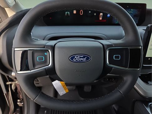 New 2026 Ford Expedition Active image 24