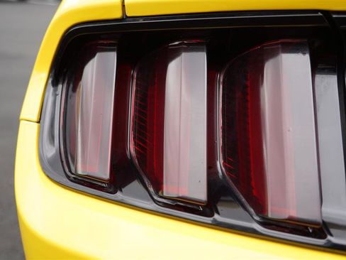 Used 2015 Ford Mustang GT Premium image 27