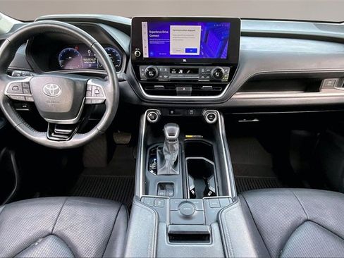 Used 2024 Toyota Grand Highlander Limited image 7