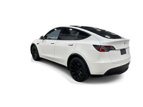 Certified 2021 Tesla Model Y Long Range AWD/4WD image 4