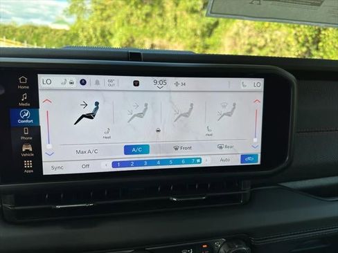 New 2025 Jeep Gladiator Rubicon w/ Convenience Group image 37