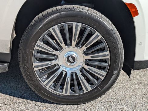 Certified 2022 Cadillac Escalade Premium Luxury image 11