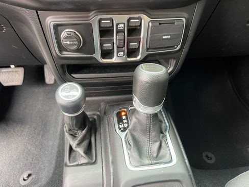 Used 2023 Jeep Wrangler Unlimited w/ 8.4" Radio Group AWD/4WD image 18