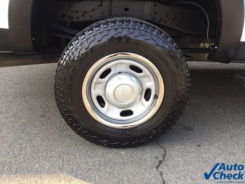 Used 2015 Ford F250 XL w/ Snow Plow Prep Package image 25