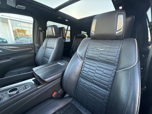 Used 2021 Cadillac Escalade Sport Platinum AWD/4WD image 19