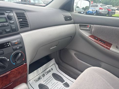 Used 2005 Toyota Corolla LE w/ Audio Value Pkg FWD image 13
