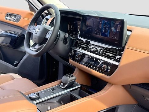 New 2026 Nissan Pathfinder Platinum AWD/4WD image 5