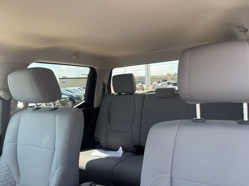 Used 2022 Toyota Tundra SR5 AWD/4WD image 11