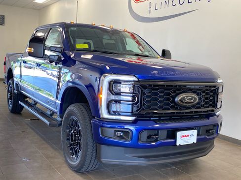 New 2026 Ford F250 Lariat w/ Black Appearance Package AWD/4WD image 2