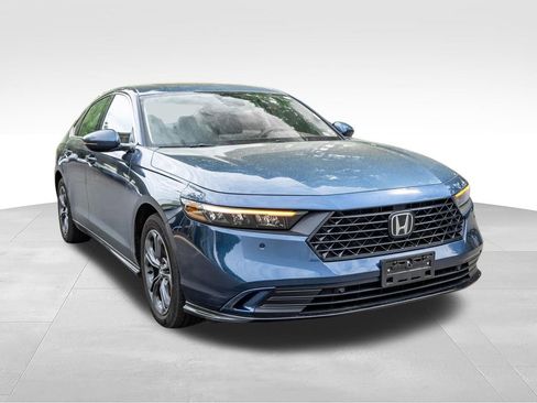 Used 2023 Honda Accord EX-L image 2