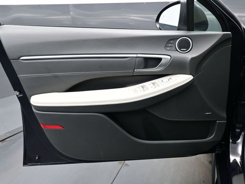 Used 2023 Hyundai Sonata Limited image 9