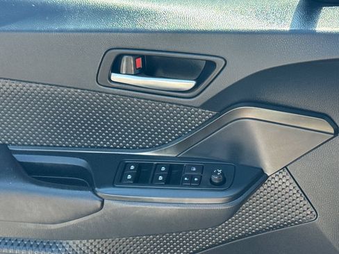 Used 2019 Toyota C-HR LE FWD image 33