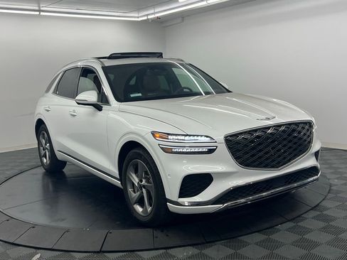 Used 2026 Genesis GV70 2.5T Advanced image 3