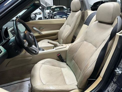 Used 2005 BMW Z4 3.0i RWD image 14
