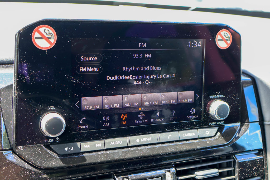 Used 2025 Nissan Pathfinder SV AWD/4WD image 3