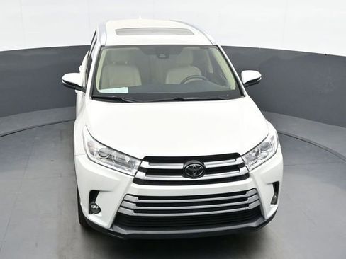 Used 2019 Toyota Highlander XLE image 23