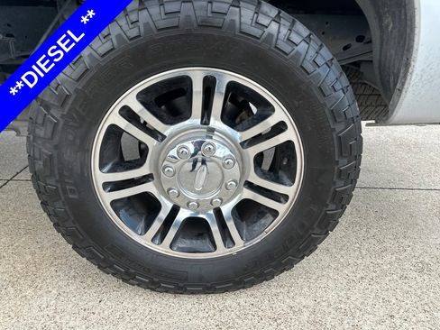 Used 2014 Ford F250 Platinum w/ FX4 Off-Road Package AWD/4WD image 11