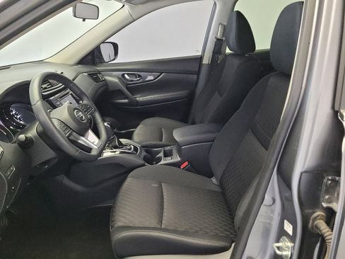 Used 2018 Nissan Rogue SV w/ Premium Package FWD image 17