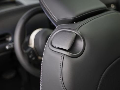 New 2026 MINI Cooper 2-Door Hardtop FWD image 23