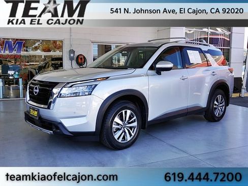 Used 2024 Nissan Pathfinder SL FWD image 5