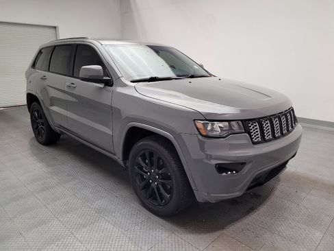 Used 2022 Jeep Grand Cherokee Laredo X RWD image 13