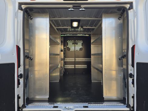 Used 2025 RAM ProMaster 2500 w/ Premium Convenience Group FWD image 7