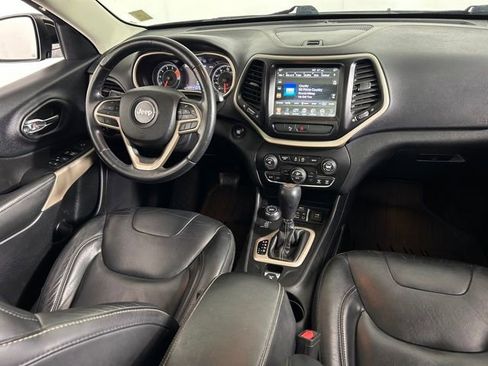 Used 2018 Jeep Cherokee Limited AWD/4WD image 16