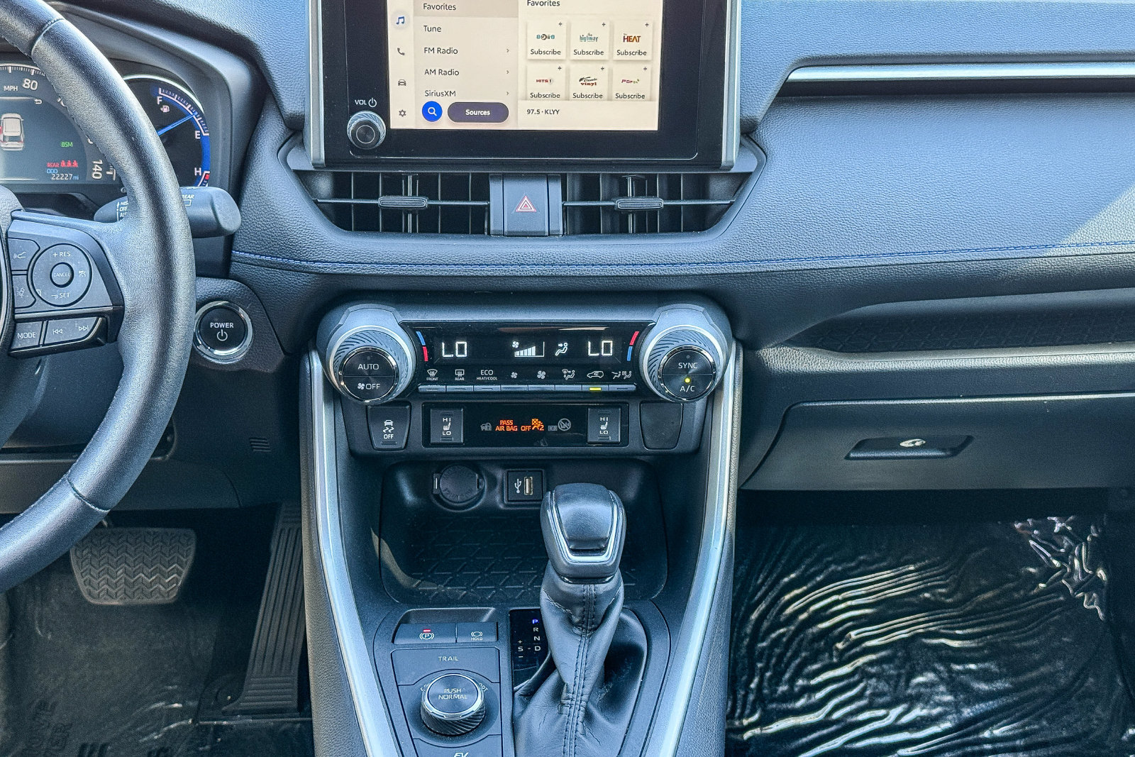 Certified 2025 Toyota RAV4 SE w/ Convenience Package AWD/4WD image 12