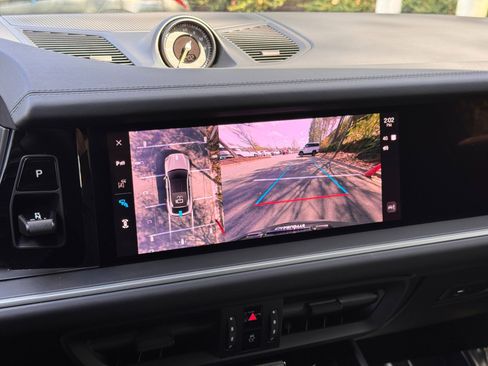 Used 2025 Porsche Cayenne Turbo GT image 44